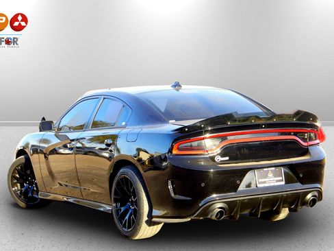 Used 2019 Dodge Charger R/T image 5