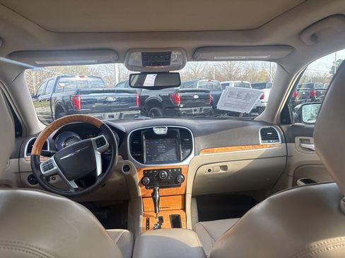 Used 2012 Chrysler 300 C image 15