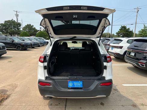 Used 2015 Jeep Cherokee Limited AWD/4WD image 16