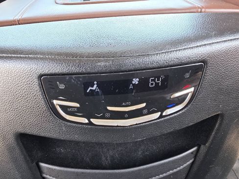 Used 2016 Cadillac Escalade ESV Luxury AWD/4WD image 25