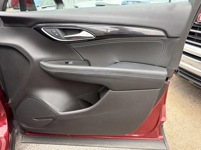 Used 2023 Buick Envision Preferred FWD image 17