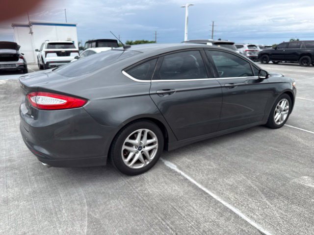 Used 2016 Ford Fusion SE FWD image 16