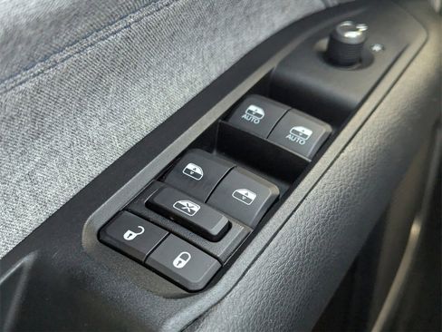 Used 2022 Jeep Compass Latitude image 15