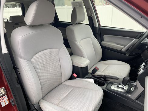 Used 2017 Subaru Forester 2.5i Premium w/ All-Weather Package image 21