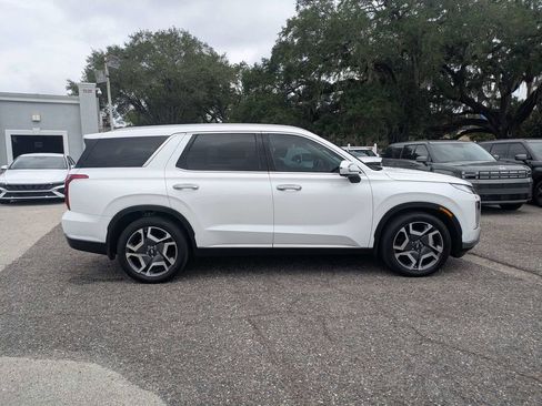 Used 2024 Hyundai Palisade Limited FWD image 2