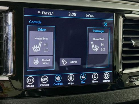 Used 2020 Chrysler Pacifica Touring-L Plus FWD image 11