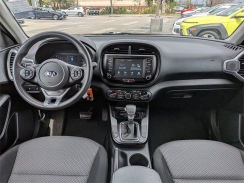 Used 2020 Kia Soul LX image 15