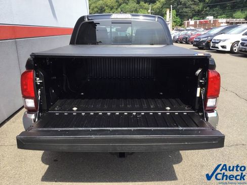 Used 2018 Toyota Tacoma SR5 image 9