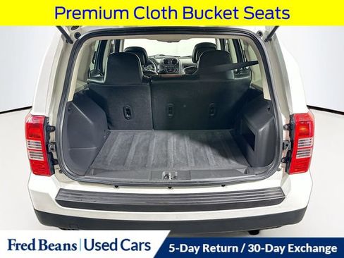 Used 2014 Jeep Patriot Latitude AWD/4WD image 26
