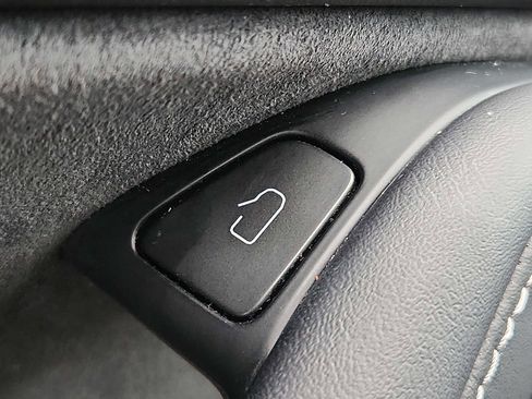 Used 2023 Tesla Model 3 Performance image 23