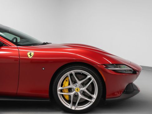 Certified 2022 Ferrari Roma RWD image 11
