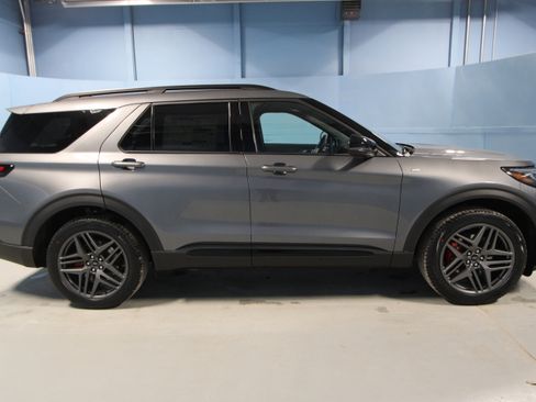 New 2026 Ford Explorer ST-Line w/ ST-Line Street Pack image 30