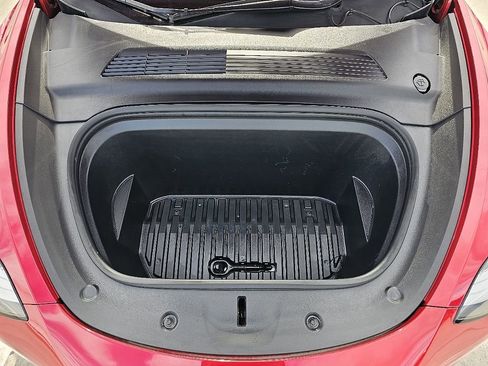 Used 2021 Tesla Model Y Long Range image 10