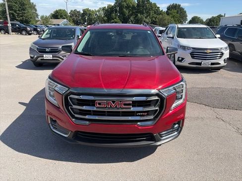 Used 2024 GMC Terrain AT4 AWD/4WD image 9