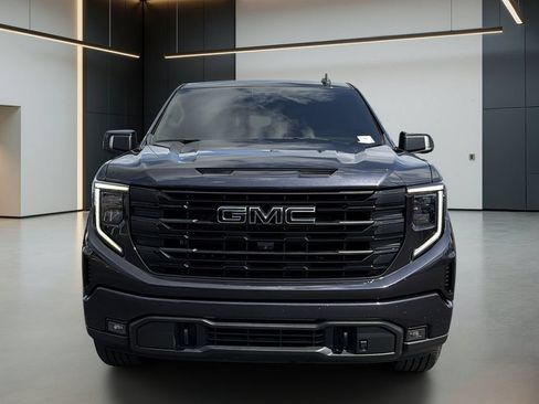 Certified 2022 GMC Sierra 1500 Elevation w/ Elevation Premium Package AWD/4WD image 10
