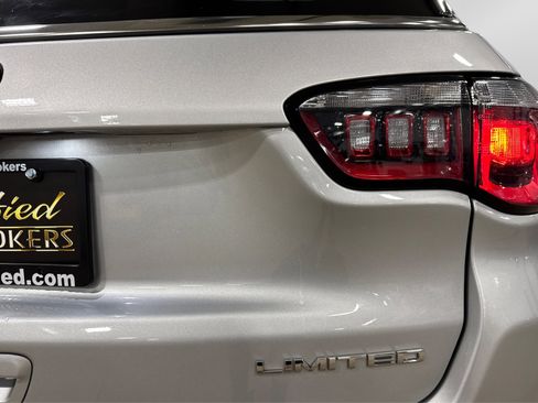 Used 2025 Jeep Compass Limited AWD/4WD image 45