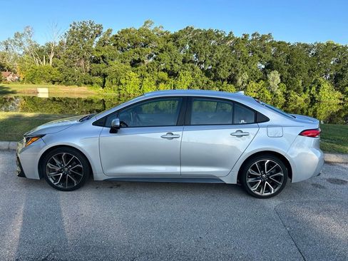 Used 2021 Toyota Corolla SE FWD image 3
