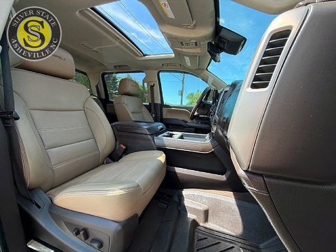 Used 2018 GMC Sierra 2500 Denali w/ Duramax Plus Package image 16
