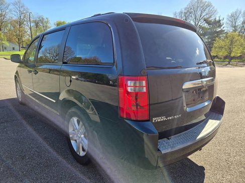 Used 2008 Dodge Grand Caravan SXT image 5