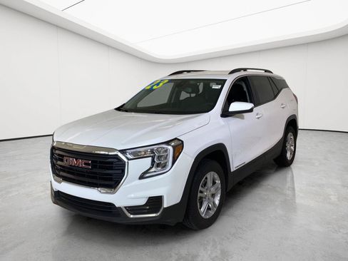 Used 2023 GMC Terrain SLE w/ Driver Convenience Package AWD/4WD image 4