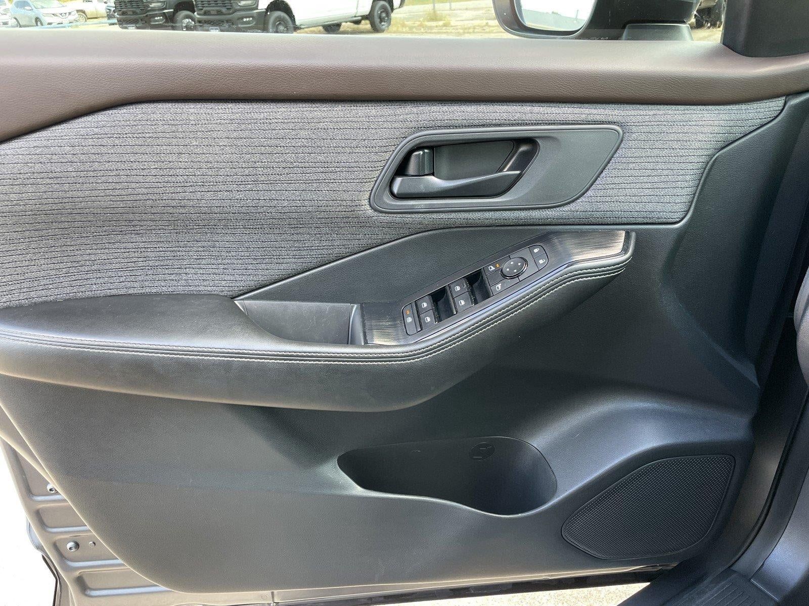 Used 2021 Nissan Rogue S FWD image 34