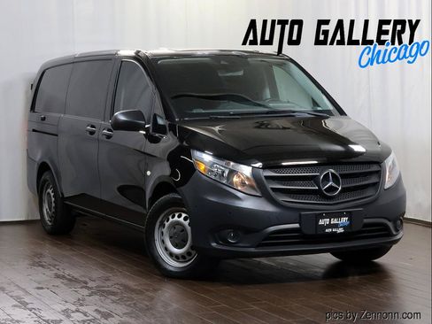 Used 2016 Mercedes-Benz Metris image 1