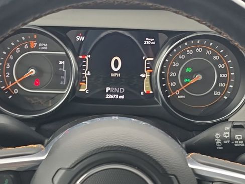 Used 2021 Jeep Wrangler Unlimited Sahara image 28