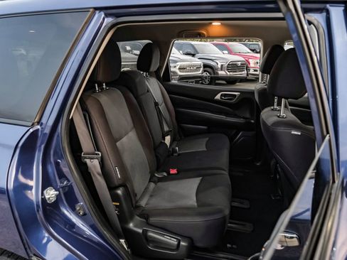 Used 2020 Nissan Pathfinder S image 37