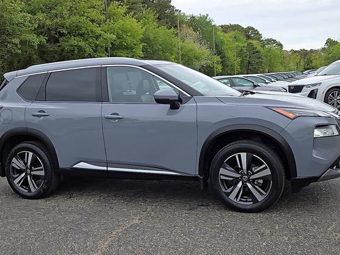 Used 2021 Nissan Rogue SL AWD/4WD image 2