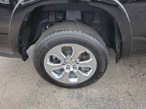 Used 2025 RAM 1500 Big Horn AWD/4WD image 7