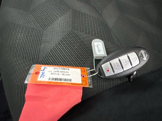 Used 2016 Nissan Rogue SV w/ SV Premium Package AWD/4WD image 28