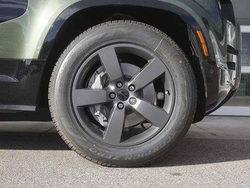 New 2026 Land Rover Defender 110 X-Dynamic SE image 33