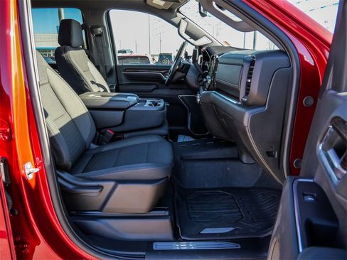 Used 2024 GMC Sierra 2500 SLE w/ SLE Value Package; image 15