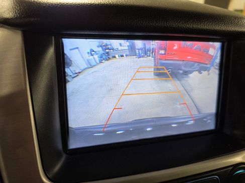 Used 2017 GMC Yukon SLT w/ Open Road Package AWD/4WD image 43