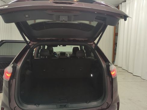 Used 2024 Ford Edge ST-Line w/ Class II Trailer Tow Package image 7