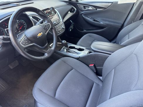 Certified 2018 Chevrolet Malibu LT FWD image 9