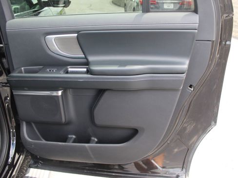 Used 2025 Ford Expedition Max Platinum AWD/4WD image 13