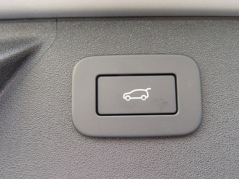 Used 2023 Land Rover Discovery Sport S R-Dynamic image 25