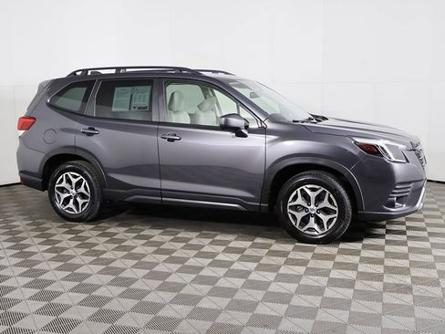 Used 2023 Subaru Forester Premium image 14