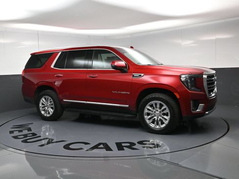 Used 2023 GMC Yukon SLT w/ SLT Premium Package AWD/4WD image 2