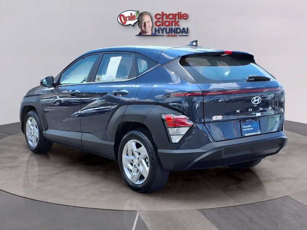 Used 2026 Hyundai Kona SE FWD image 3