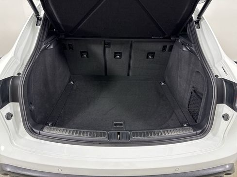 Certified 2026 Porsche Macan AWD/4WD image 21