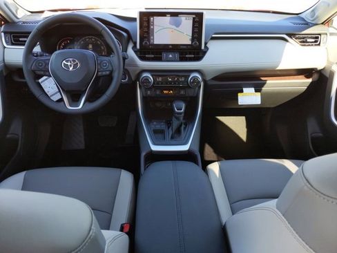 Used 2021 Toyota RAV4 Limited image 15
