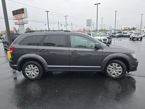 Used 2020 Dodge Journey SE w/ SE Popular Equipment Group image 13