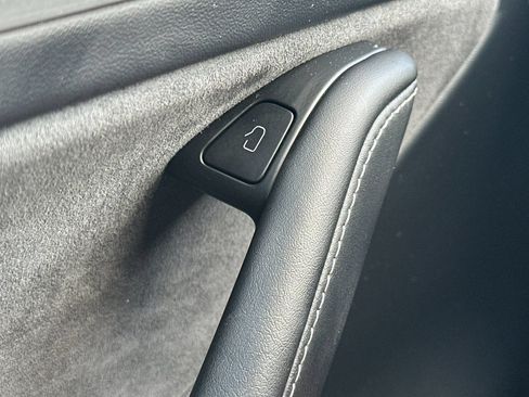 Used 2023 Tesla Model Y Long Range AWD/4WD image 34