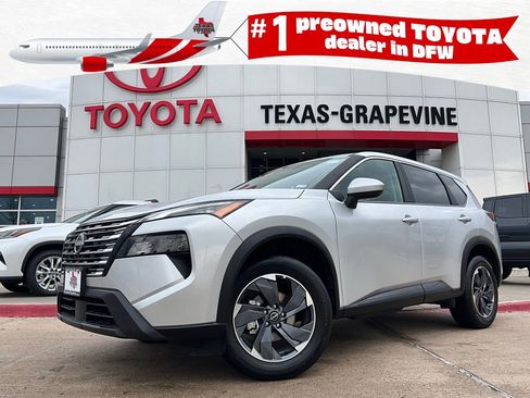 Used 2025 Nissan Rogue SV image 1