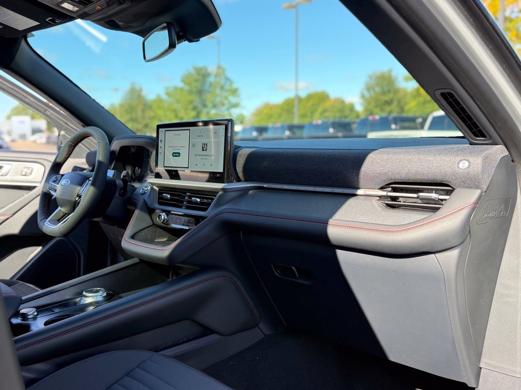New 2027 Ford Explorer ST-Line w/ Premium Package AWD/4WD image 19