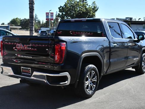 Used 2025 GMC Sierra 1500 SLT AWD/4WD image 8