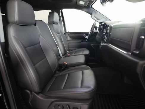 Used 2025 Chevrolet Silverado 3500 LTZ image 12