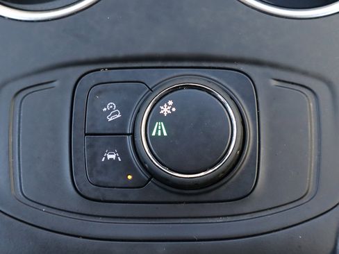 Used 2024 GMC Terrain SLE image 11